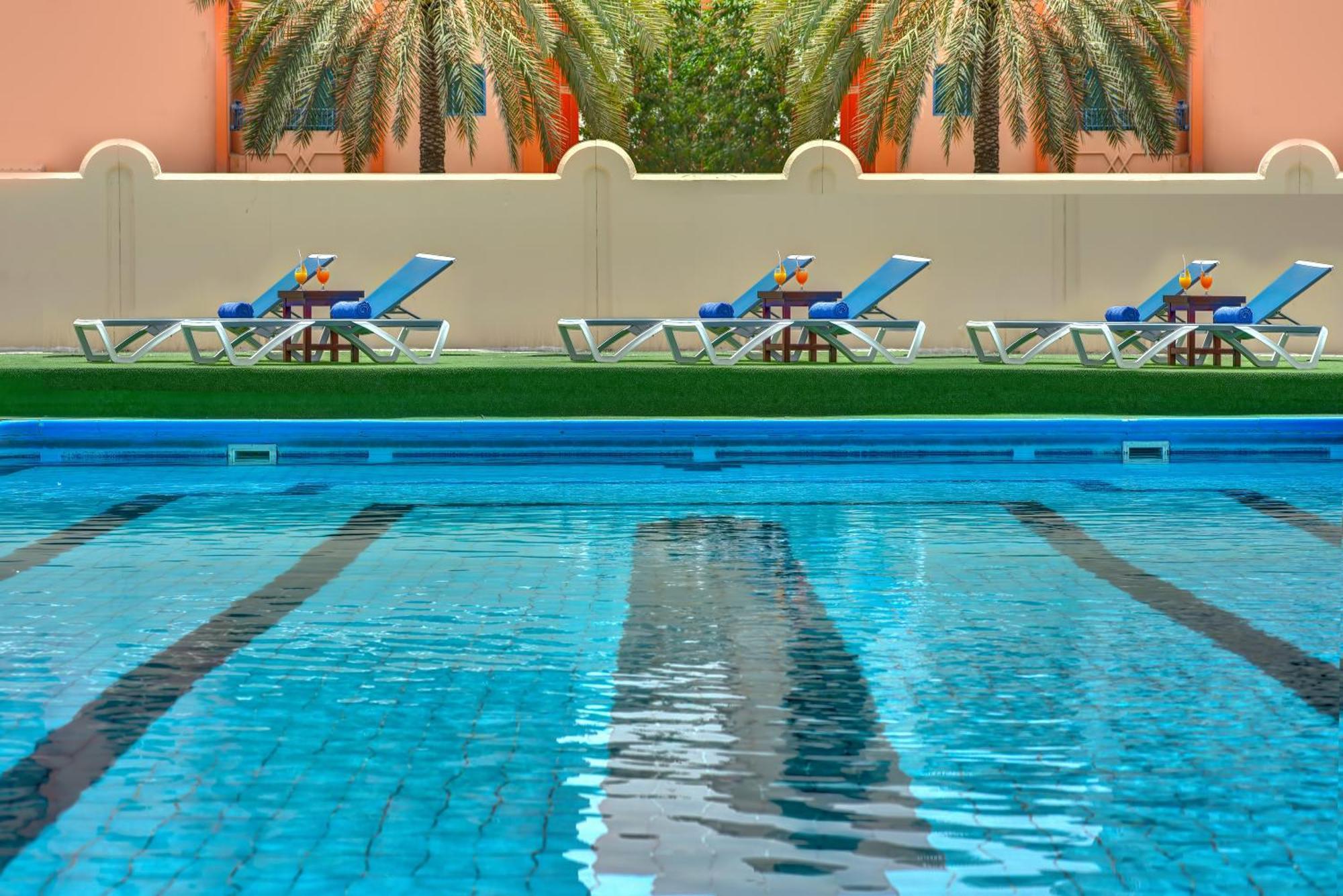 Hotel Al Bustan Flats Sharjah Exterior foto